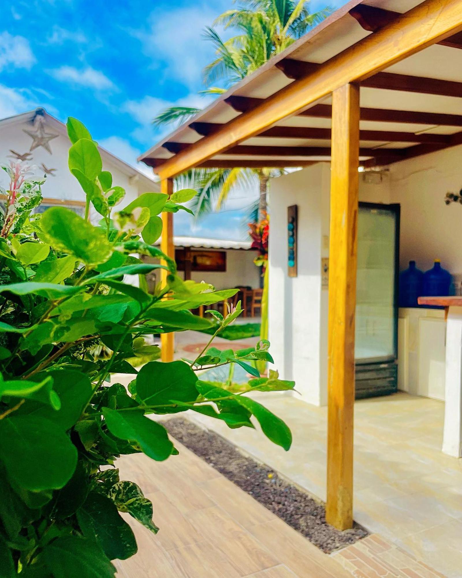 Hotel Coral Blanco With High Speed Internet Starlink And Galapagos Tour Operator Puerto Villamil Eksteriør billede