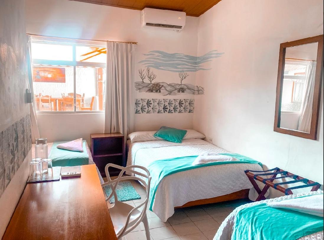 Hotel Coral Blanco With High Speed Internet Starlink And Galapagos Tour Operator Puerto Villamil Eksteriør billede